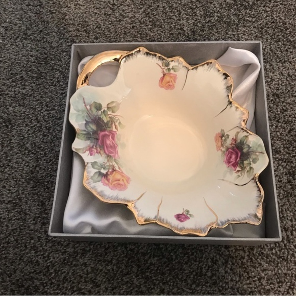 Fine Porcelain Bowl / Candy Dish By JS Gold Trim Pink and Red Roses